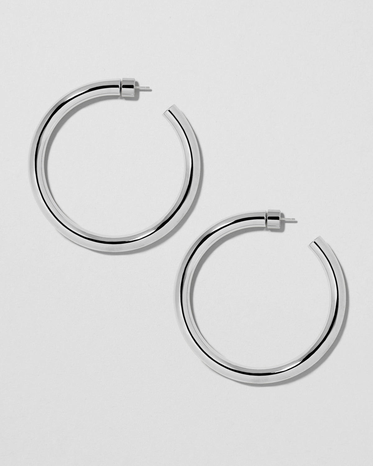 2.5" Samira Hoops gold earring - close-up detail | hoop earrings