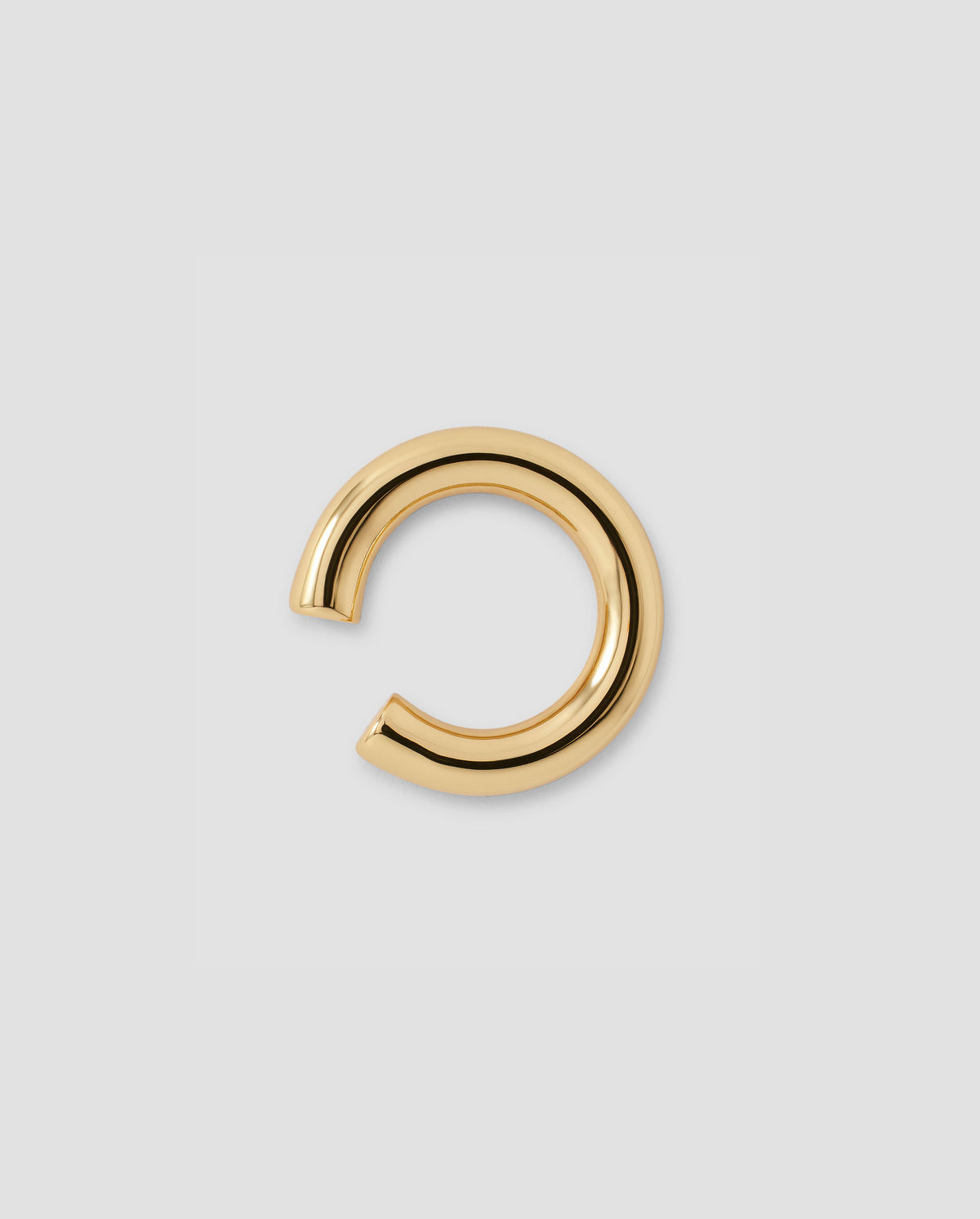 Lilly Ear Cuff earring - close-up detail | 18k gold earrings