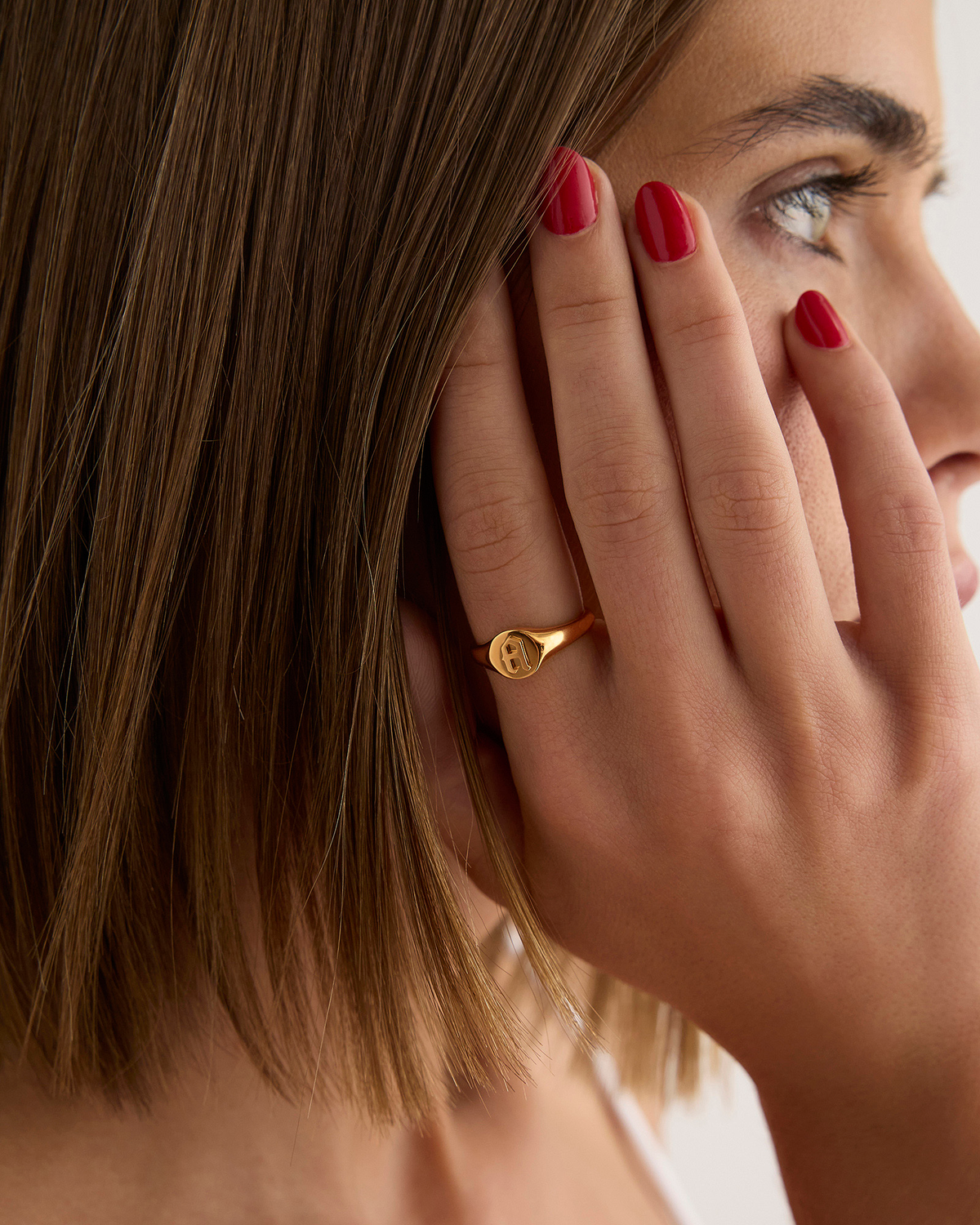 Mini Gothic Letter Signet Ring O-Z ring - close-up detail | gold rings