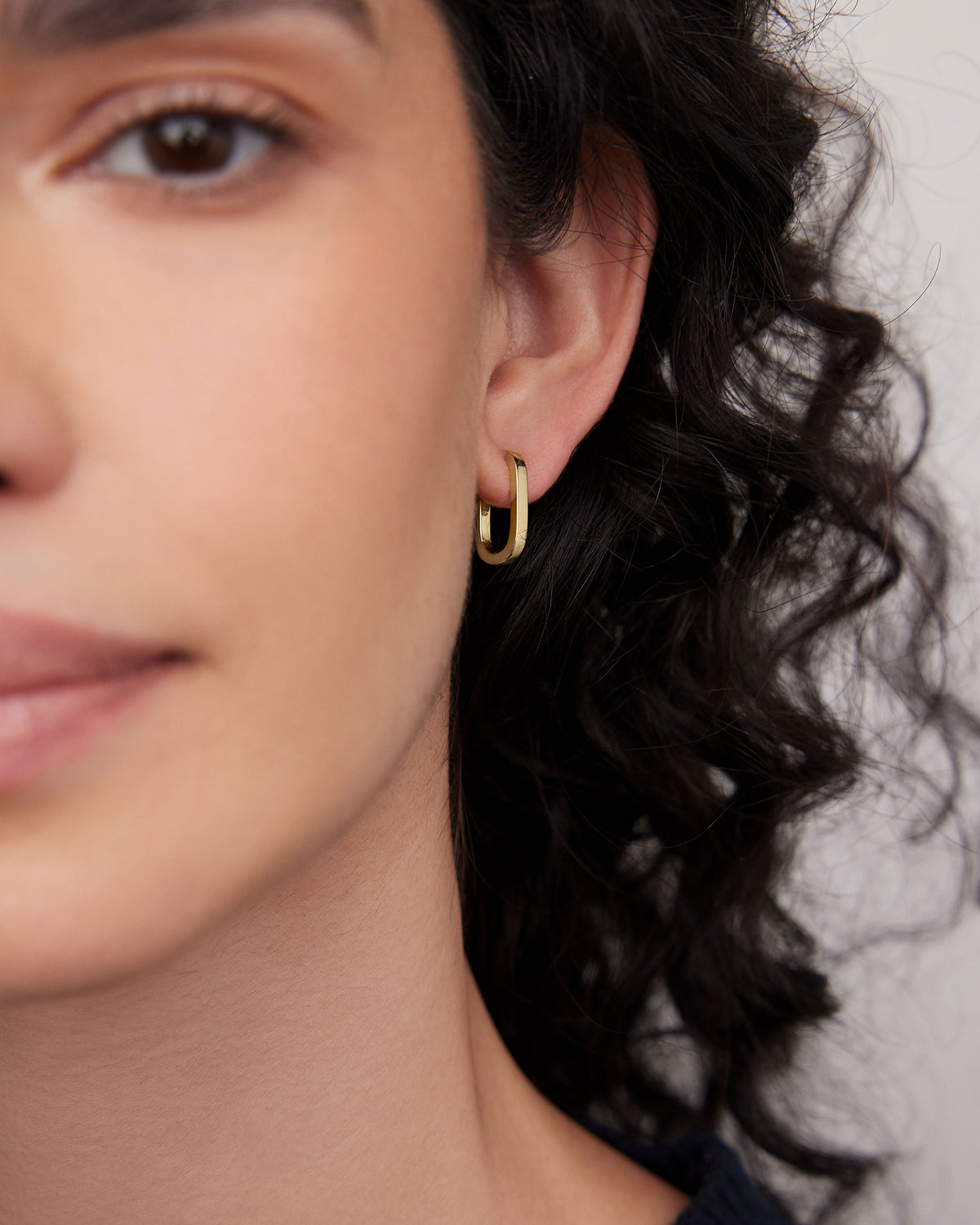 18k Elongated Link Huggie earring - worn look | gold huggie earrings