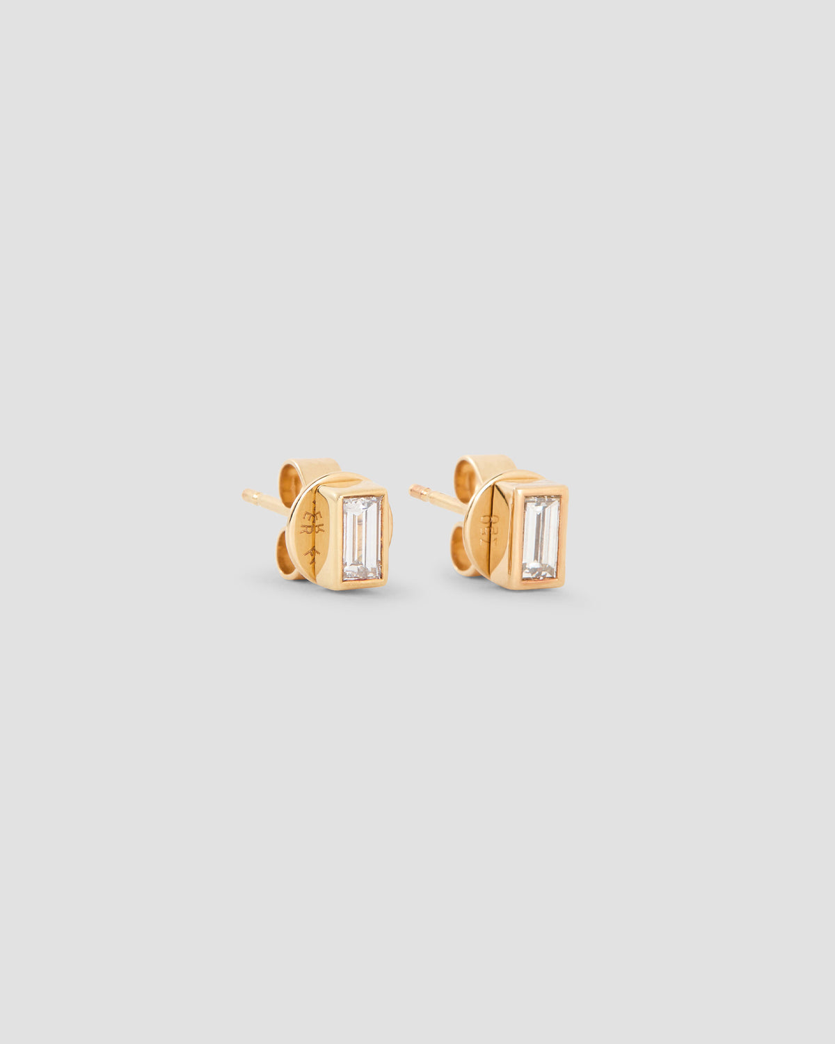 Baguette Diamond Stud Earring 18K Yellow Gold