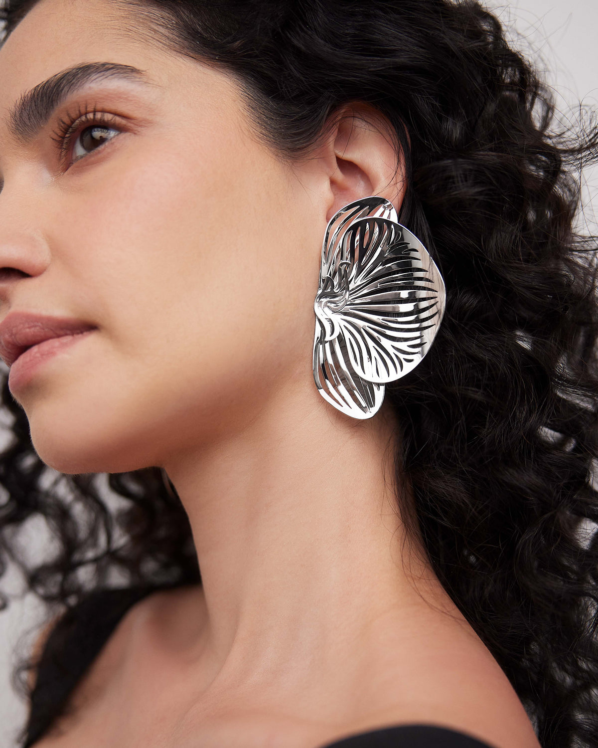 Orchid Earrings earring - worn look | 18k gold earrings